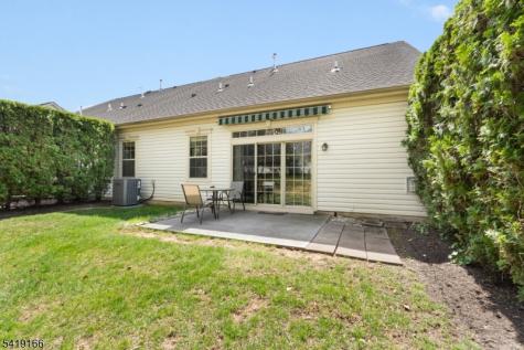 579 Edward Street Lopatcong NJ 08865