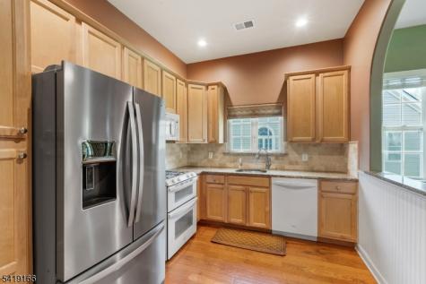 579 Edward Street Lopatcong NJ 08865