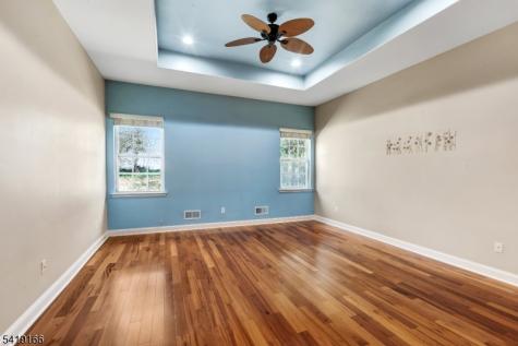 579 Edward Street Lopatcong NJ 08865
