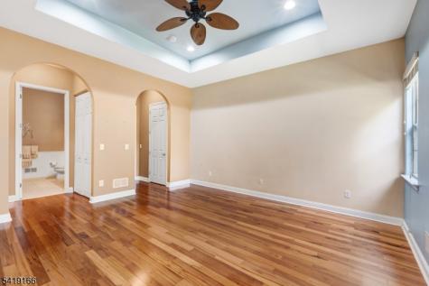579 Edward Street Lopatcong NJ 08865