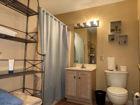 37 Chanda Court Clifton NJ 07012