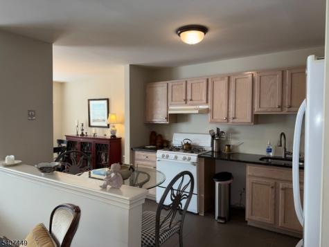 37 Chanda Court Clifton NJ 07012