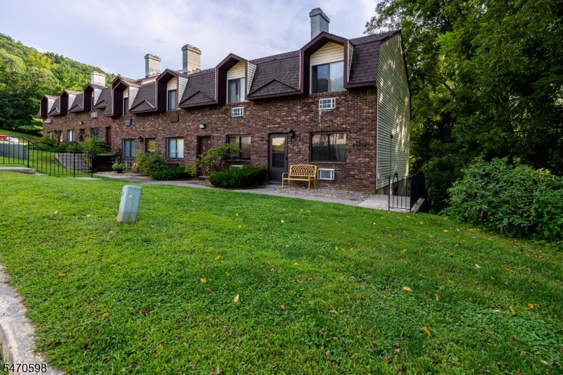 35 Great Gorge Terrace Vernon NJ 07462