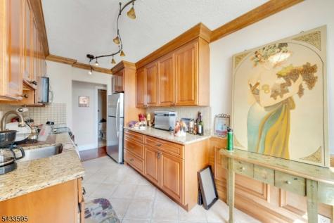 300 Winston Dr-c0214 Cliffside Park NJ 07010