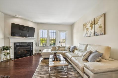 35 Albert Court Randolph NJ 07869