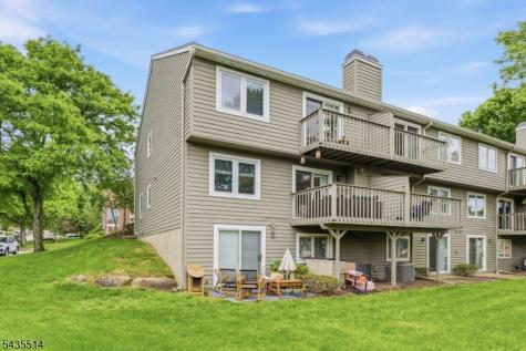 25 Fells Manor Road Caldwell Boro NJ 07006