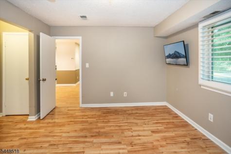 141 Woods Edge Drive Roxbury NJ 07876