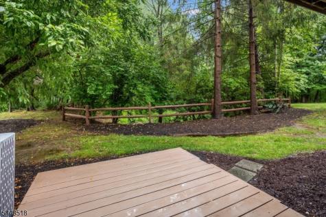 141 Woods Edge Drive Roxbury NJ 07876