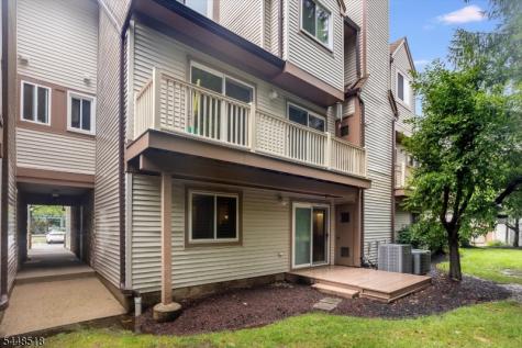 141 Woods Edge Drive Roxbury NJ 07876
