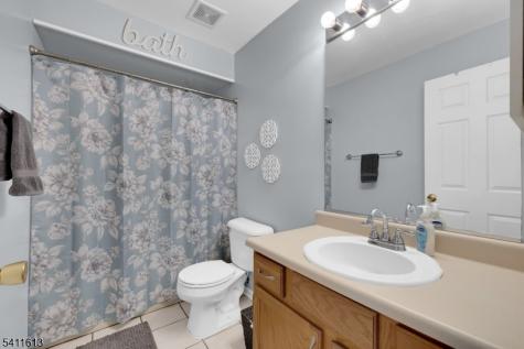 64 Dayton Court Independence NJ 07840