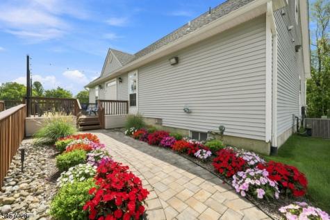 64 Dayton Court Independence NJ 07840