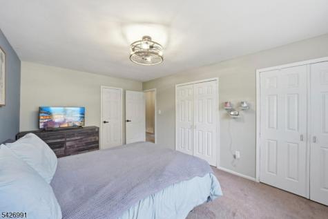 95 Almond Drive Franklin NJ 08873