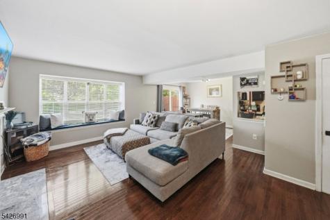 95 Almond Drive Franklin NJ 08873