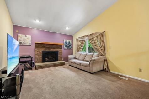 80 Lexington Lane Wayne NJ 07470