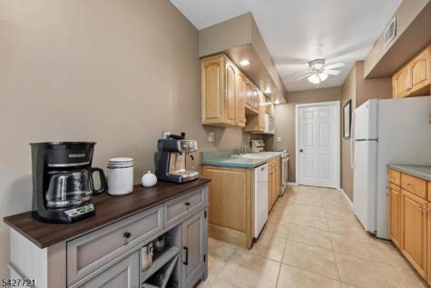 80 Lexington Lane Wayne NJ 07470