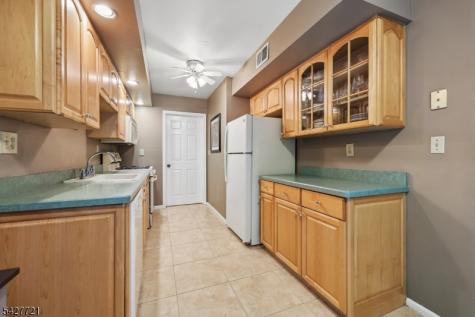 80 Lexington Lane Wayne NJ 07470