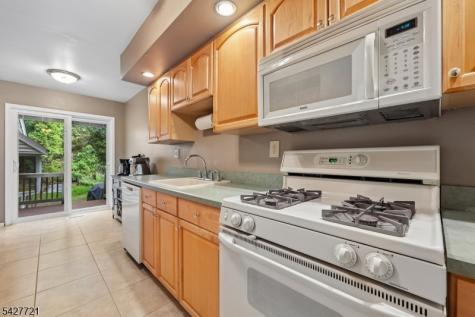 80 Lexington Lane Wayne NJ 07470
