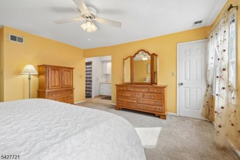 80 Lexington Lane Wayne NJ 07470