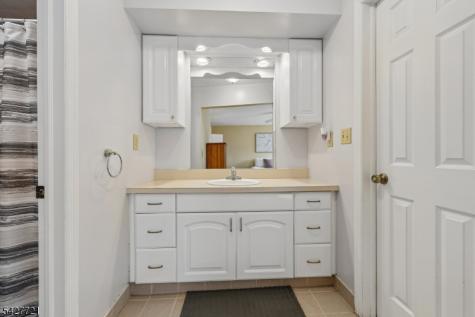 80 Lexington Lane Wayne NJ 07470