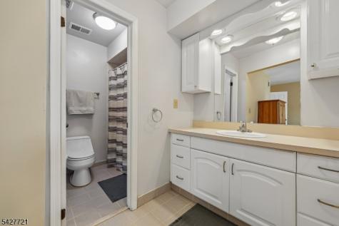 80 Lexington Lane Wayne NJ 07470