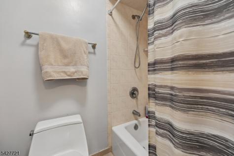 80 Lexington Lane Wayne NJ 07470