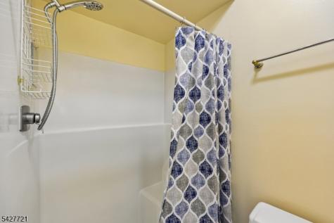 80 Lexington Lane Wayne NJ 07470