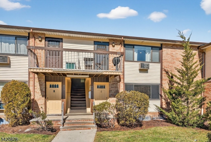810 Cricket Lane Woodbridge NJ 07095
