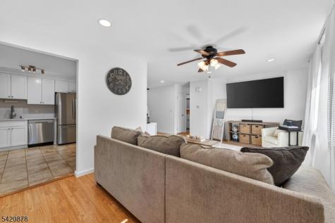 810 Cricket Lane Woodbridge NJ 07095