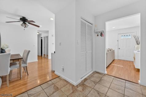 810 Cricket Lane Woodbridge NJ 07095