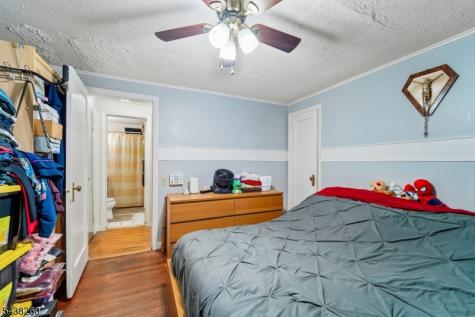 1705 Wood Avenue Roselle NJ 07203