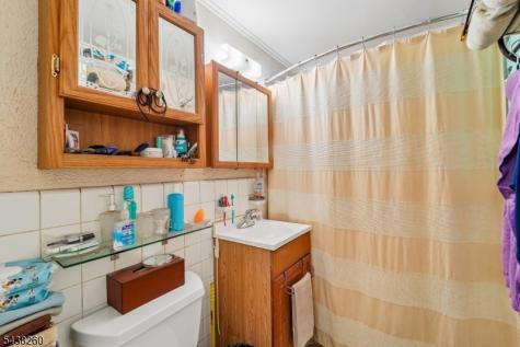 1705 Wood Avenue Roselle NJ 07203
