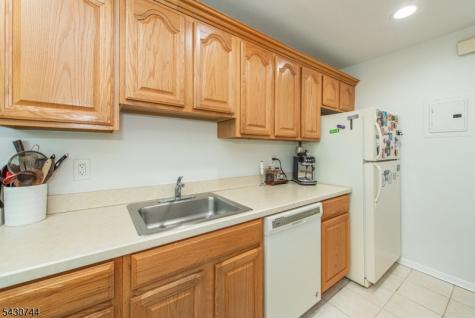 15 Wedgewood Drive Verona NJ 07044
