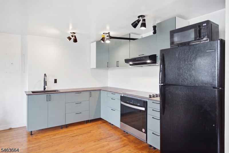 366 Trenton Avenue Paterson NJ 07503