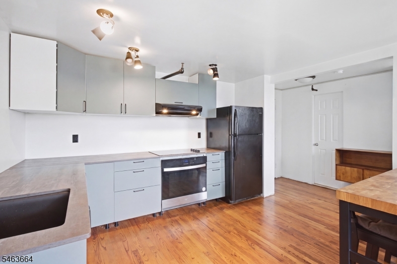 366 Trenton Avenue Paterson NJ 07503