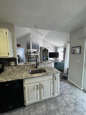 11 Windsor Court Hardyston NJ 07419