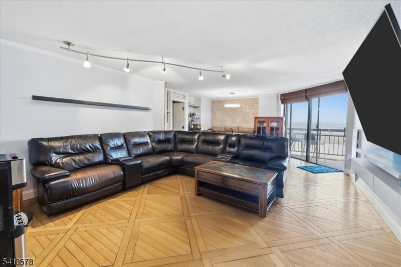 2208 Harmon Cove Tower Secaucus NJ 07094