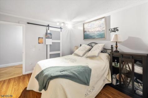2208 Harmon Cove Tower Secaucus NJ 07094