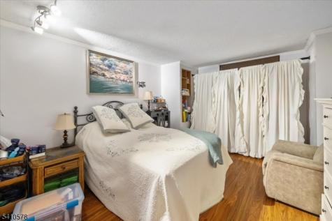 2208 Harmon Cove Tower Secaucus NJ 07094