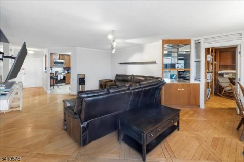 2208 Harmon Cove Tower Secaucus NJ 07094