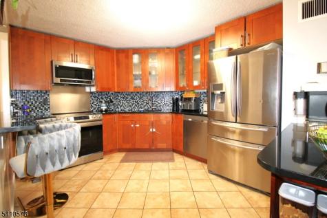 2208 Harmon Cove Tower Secaucus NJ 07094