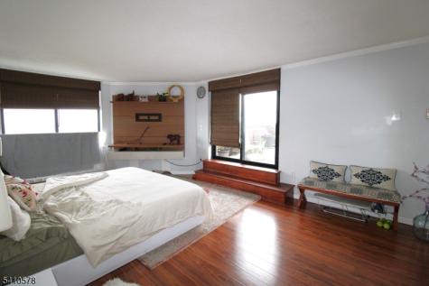 2208 Harmon Cove Tower Secaucus NJ 07094