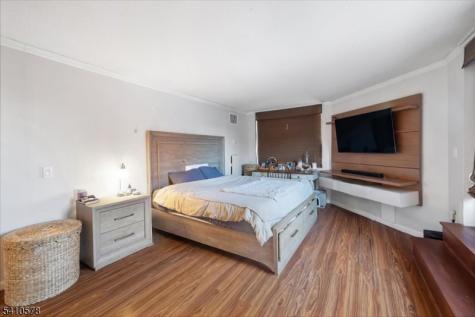2208 Harmon Cove Tower Secaucus NJ 07094