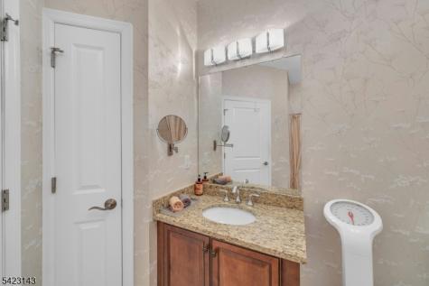 1107 Wickham Terrace Clifton NJ 07013