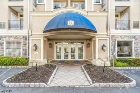 1107 Wickham Terrace Clifton NJ 07013