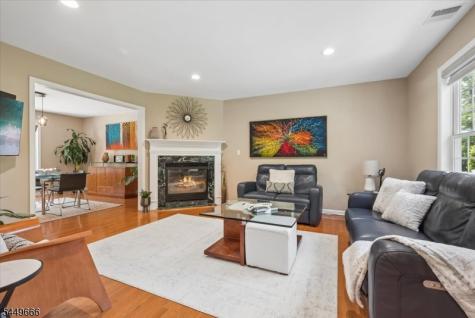 52 Henry Court Mount Arlington NJ 07856