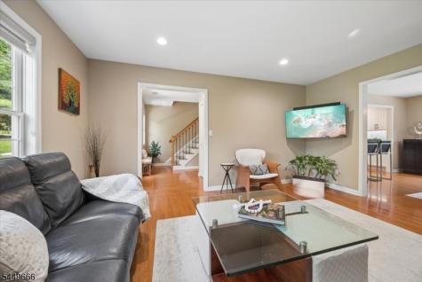 52 Henry Court Mount Arlington NJ 07856