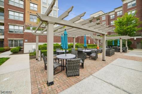 24 Ave At Port Imperial West New York NJ 07093