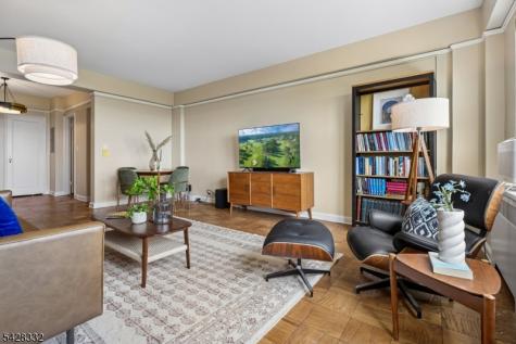 10 Crestmont Road 5j Montclair NJ 07042
