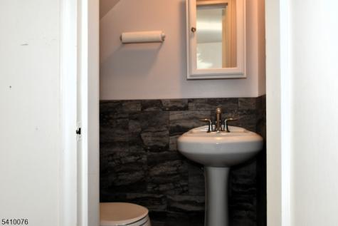 41 Elmwood Terrace Elmwood Park NJ 07407