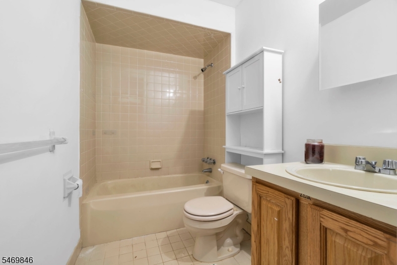 6 Baily Bunion Court Vernon NJ 07462